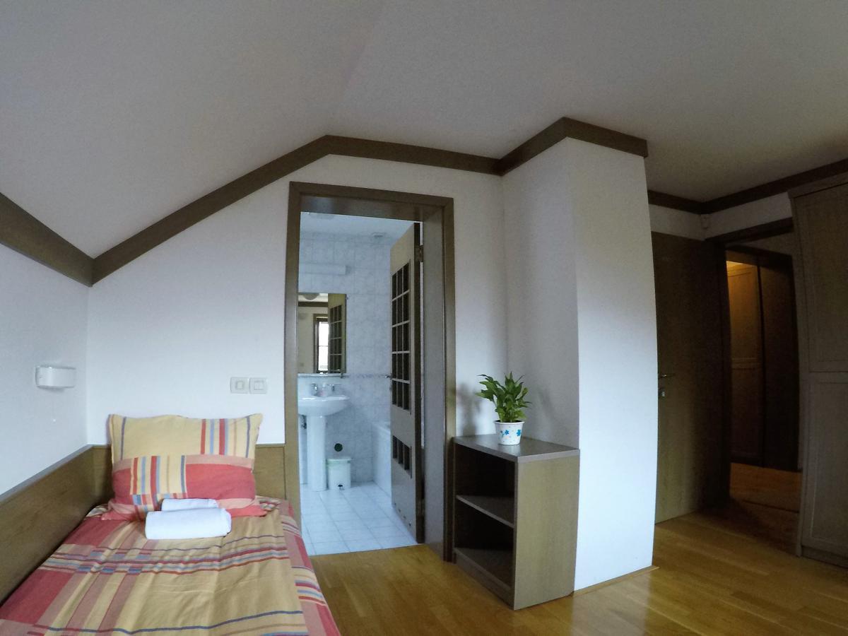 Karami Mountainhouse Bed & Breakfast Trzic Ngoại thất bức ảnh