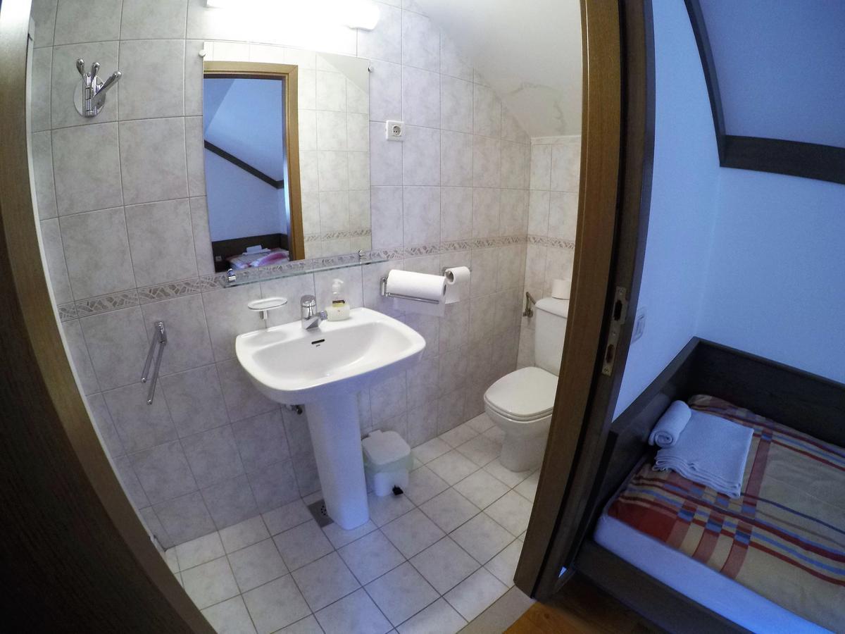 Karami Mountainhouse Bed & Breakfast Trzic Ngoại thất bức ảnh
