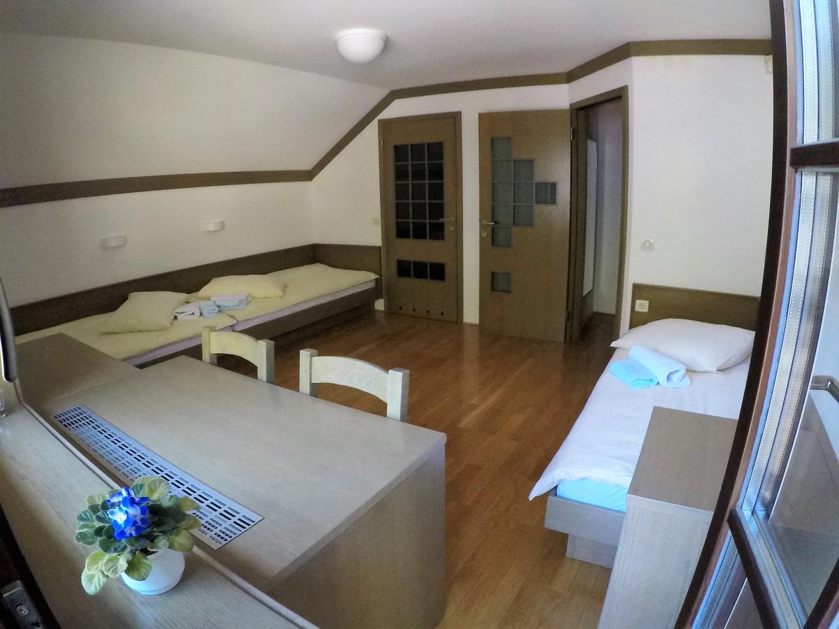 Karami Mountainhouse Bed & Breakfast Trzic Ngoại thất bức ảnh