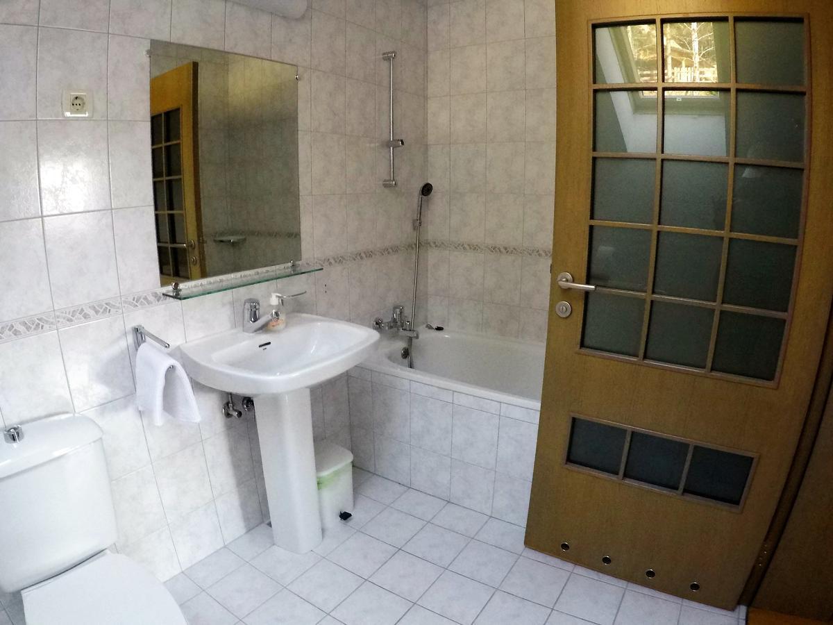 Karami Mountainhouse Bed & Breakfast Trzic Ngoại thất bức ảnh